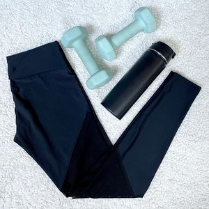 Onzie Track Mesh Cutout Leggings | S/M | Black